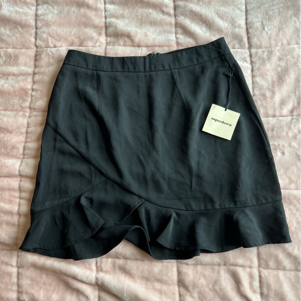 Superdown, Black Mini Ruffle Skirt , Size M NWT